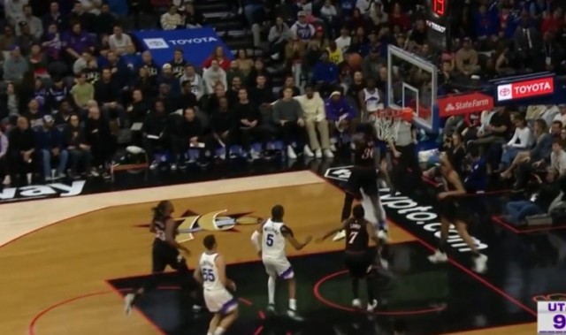 b sports-无处不在！博纳奋力追防 腾空暴起送科利尔遮天大帽