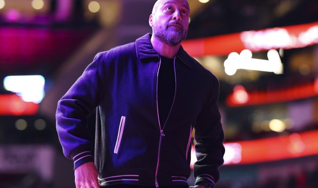 b sports-没剩几个小时了~目前还有9个队没有交易操作：火箭&amp;马刺&amp;雄鹿在列